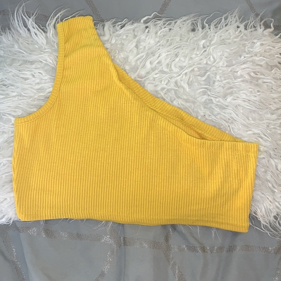 One Shoulder Short Set - Picture 2 of 3